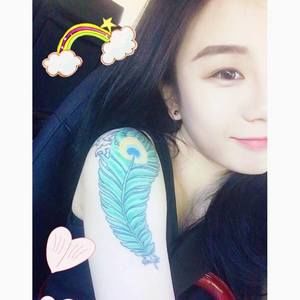 Meet your Posher, Flora